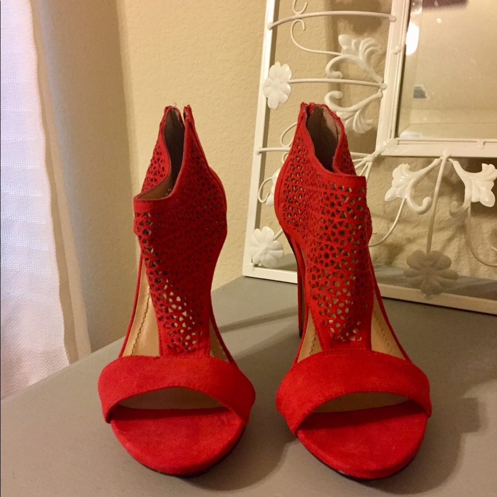 BCBG Heels - Picture 2 of 3